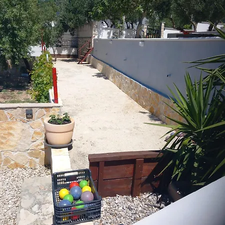 Haus San Terase Vit Pool ماكارسكا