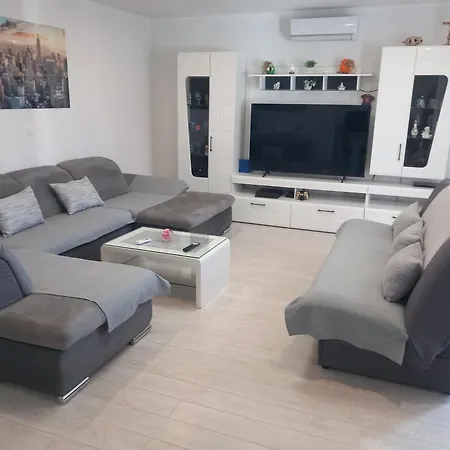 Haus San Terase Vit Pool شقة