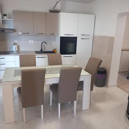 Haus San Terase Vit Pool *