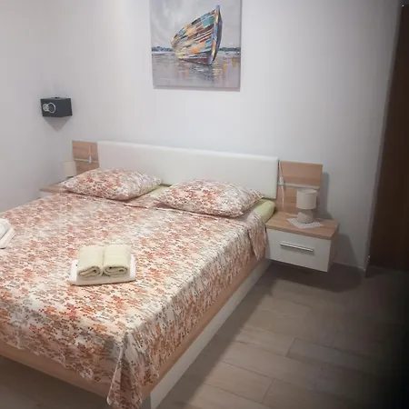 Haus San Terase Vit Pool شقة