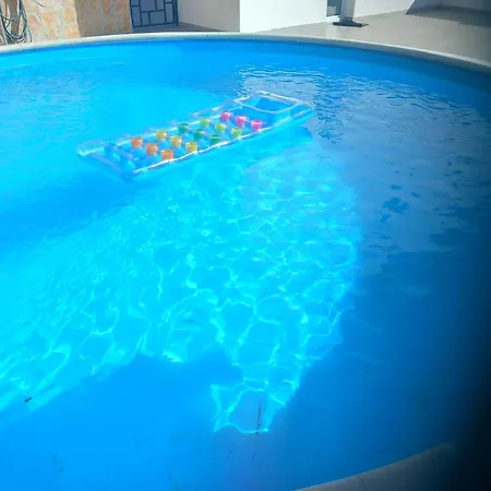 Haus San Terase Vit Pool * ماكارسكا